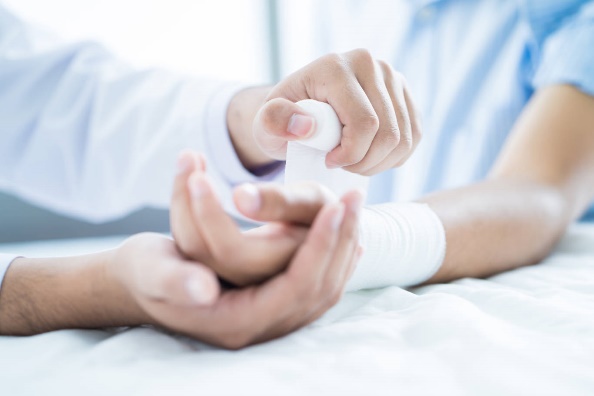 人民网:22岁女孩每日一杯奶茶喝进ICU,奶茶到底有多可怕?