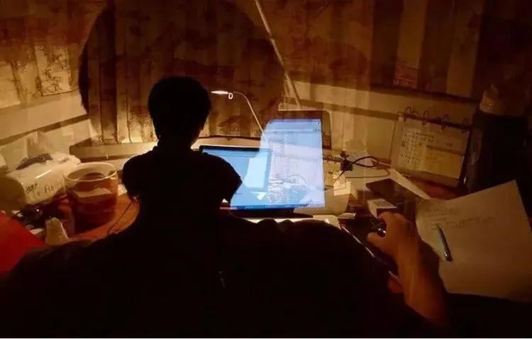 经常熬夜到底会有什么影响?几点睡觉才不算熬夜?或许你睡晚了
