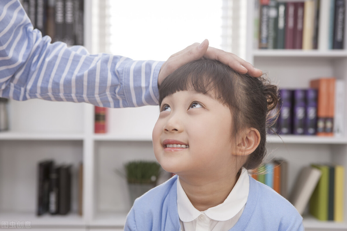孩子一生必经的3个叛逆期:家长与其“硬碰硬”,不如以退为进