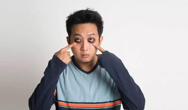 经常凌晨三、四点钟醒来?或是气血不足,中医2招补气血,治失眠