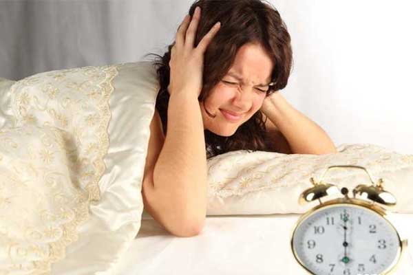 女性常失眠,可能是体内缺乏这2种维生素,应该要及时补充