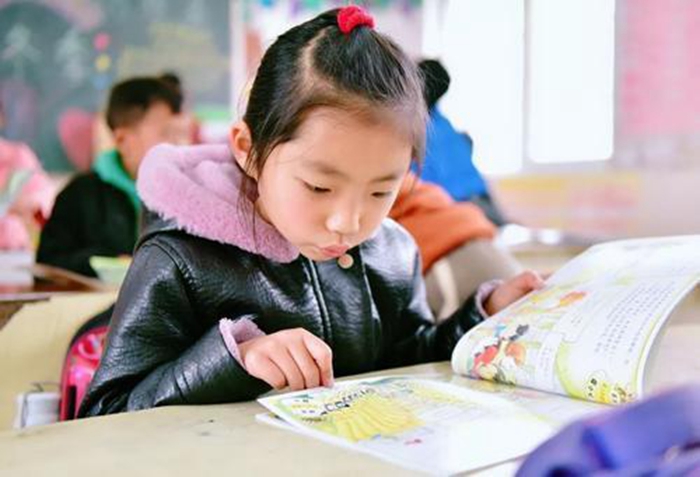 孩子3个“坏习惯”,暗示将来拥有高智商,专家:家长别着急纠正