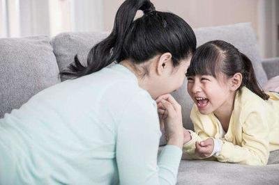 孩子有这3个“懂事”行为,暗示长大情商低,家长别高兴太早