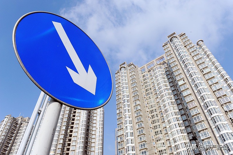 房价已经调整好?楼市却迎来“3个坏消息”,明年起2类人或失眠
