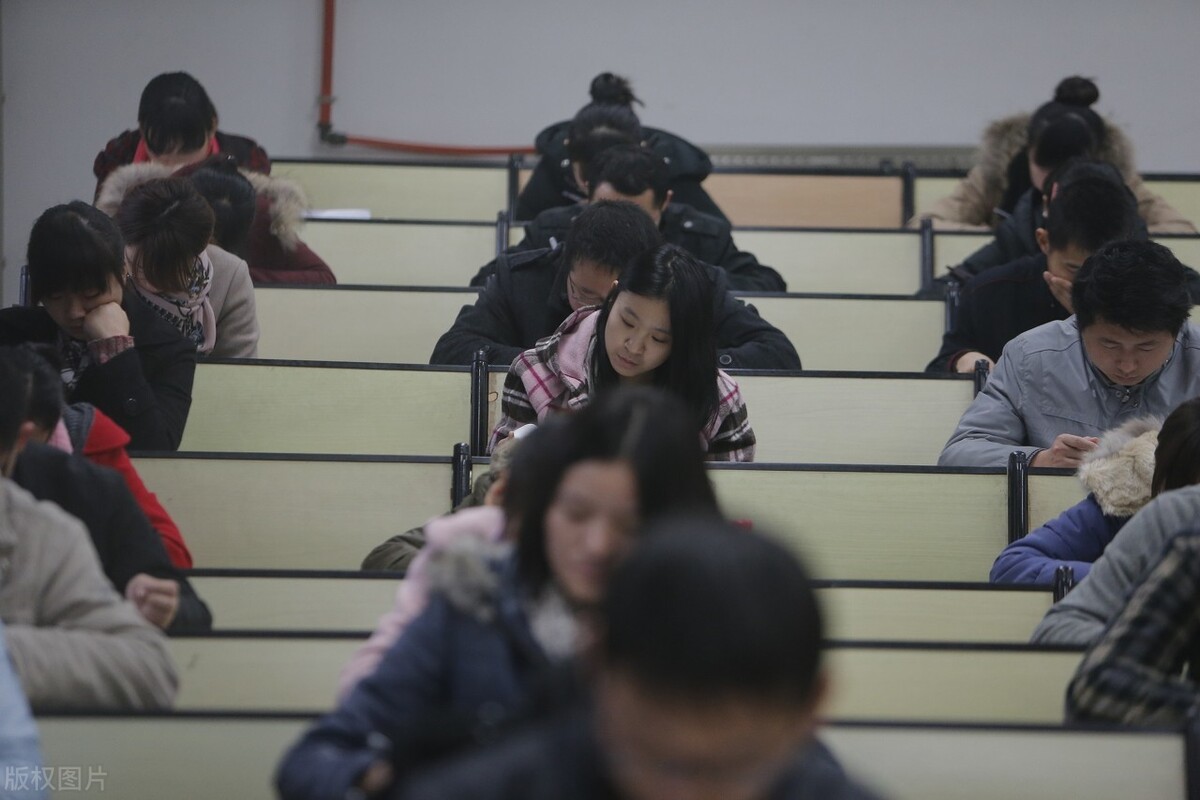行政执法类公务员即将单独考试,公务员难度增加,福利向一线倾斜