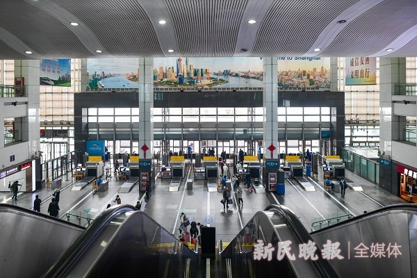 图说:铁路上海站客流量相比往年明显下降 新民晚报记者 陈梦泽 摄(下同)