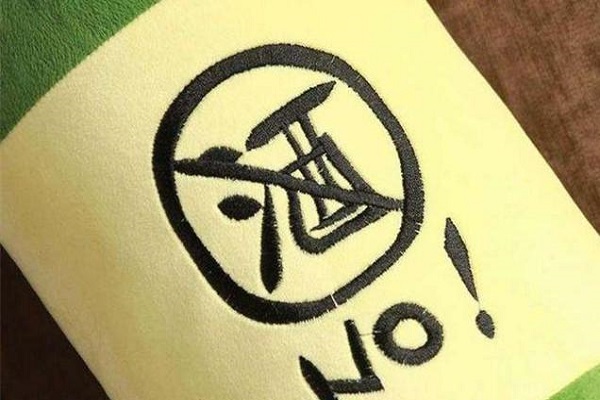 若你的肝不好,嘴部可能会出现这4个现象,你观察过吗?