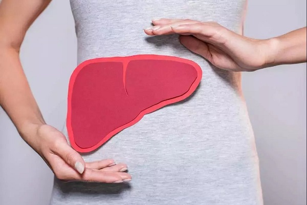 若你的肝不好,嘴部可能会出现这4个现象,你观察过吗?