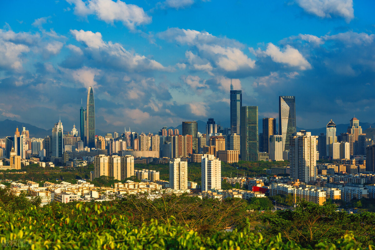 不容忽视,风向变了,楼市新政层层加码,房贷被限制,中介被约谈