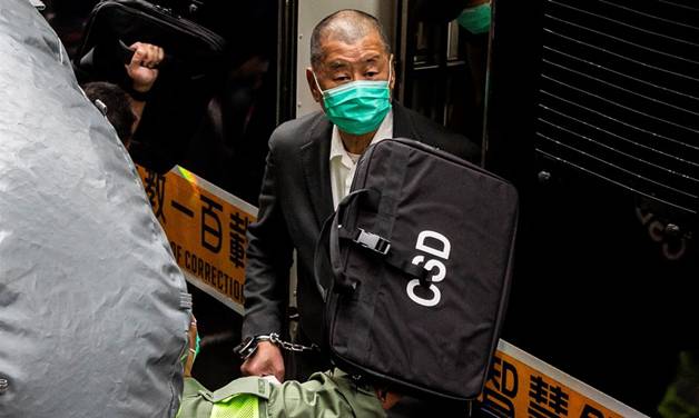 香港终审法院2月9日就律政司上诉撤销黎智英保释案宣判,黎智英当日早上抵达法院。图源自香港“东网”