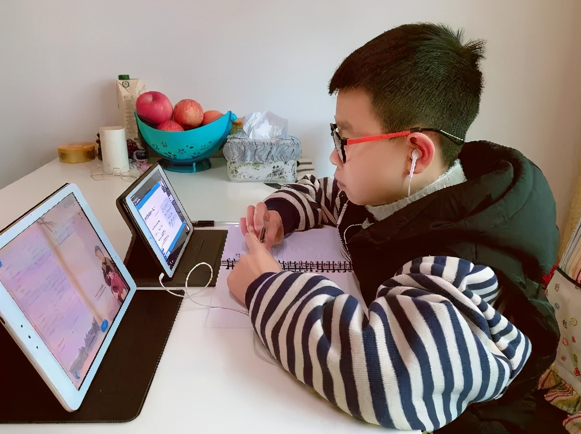 武大前校长谈教育:优秀孩子离不开这种家庭教育,看似简单坚持难