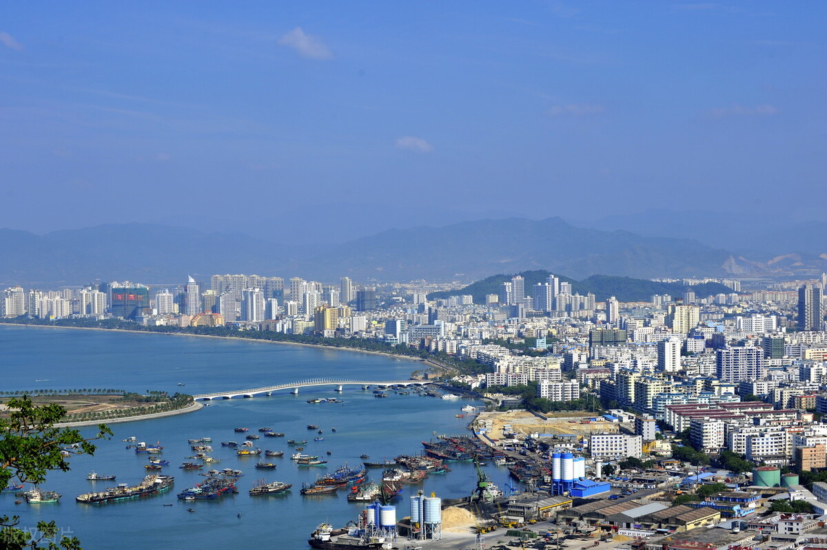 自贸港法出台,作为房价“五虎”之一的三亚,楼市会有何变化?