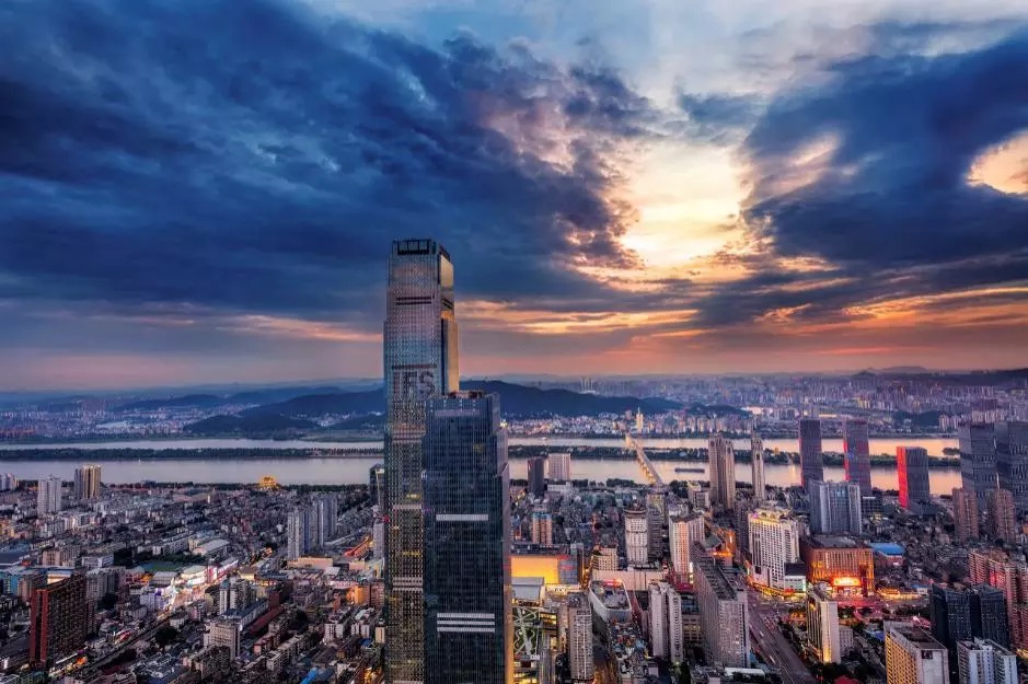 楼市变天?一年只卖三次地,“面粉”收紧,“面包”降价还会远吗