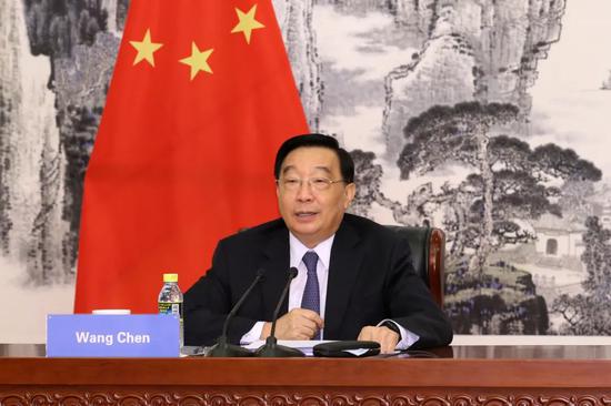 王晨副委员长与德国联邦议院副议长弗里德里希举行视频会见。摄影/毕楠