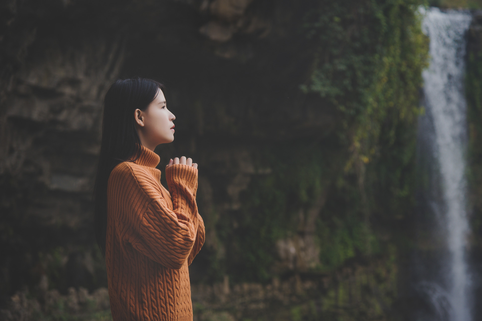 “生活总是如此艰辛”又如何?只要活着,希望就能开花