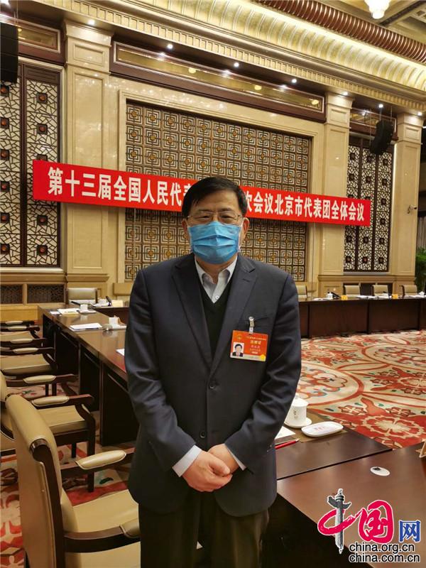 全国人大代表韩永进:建设文化强国要让典籍里的文字活起来