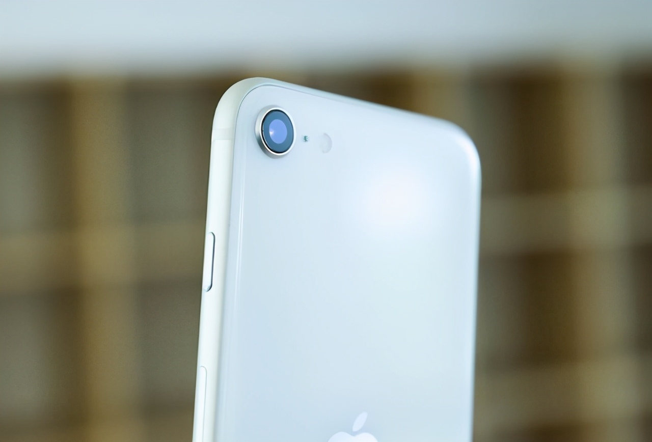 发布不到一年跌至2999元,已成目前最便宜iPhone