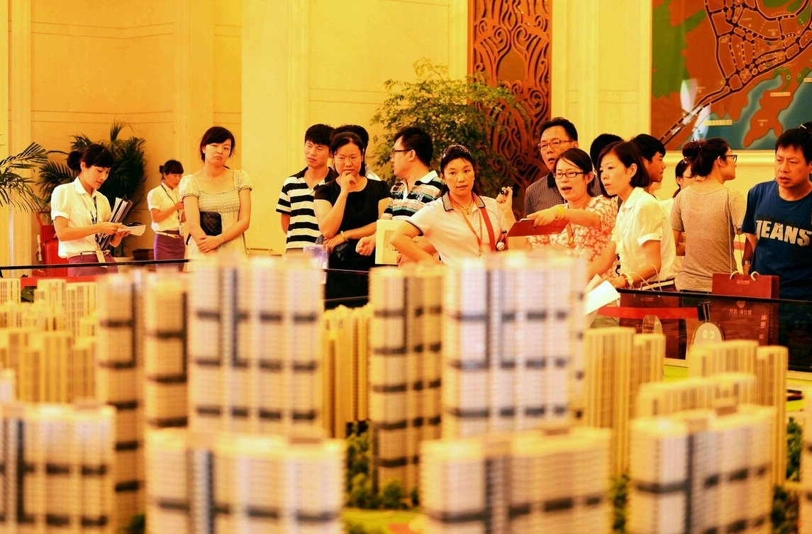 房价下跌有征兆,如果楼市出现4大明显信号,别动买房念头