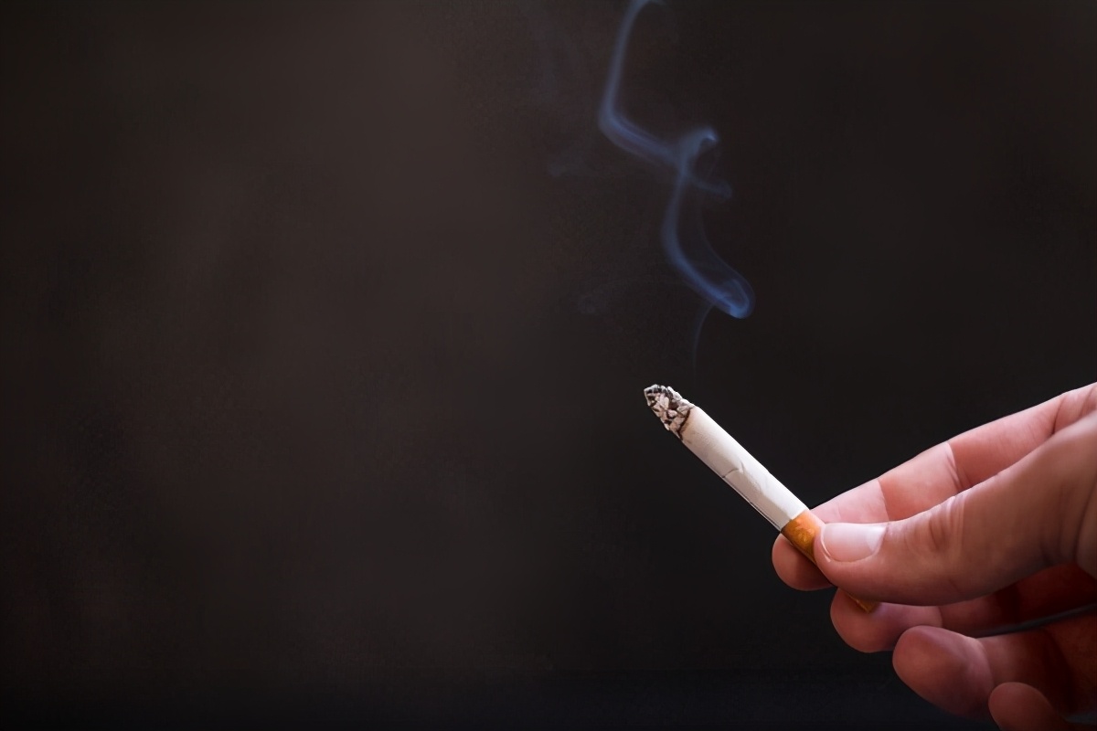 研究表明:长期在黑暗中使用电子设备,可能会影响精子质量