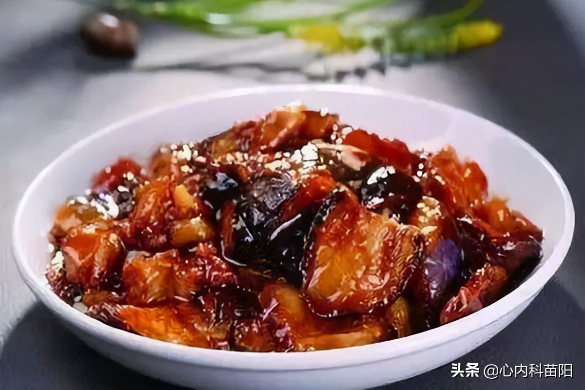 中年男子不吃肉吃素食却突发脑梗,这些现象可能是脑梗的先兆