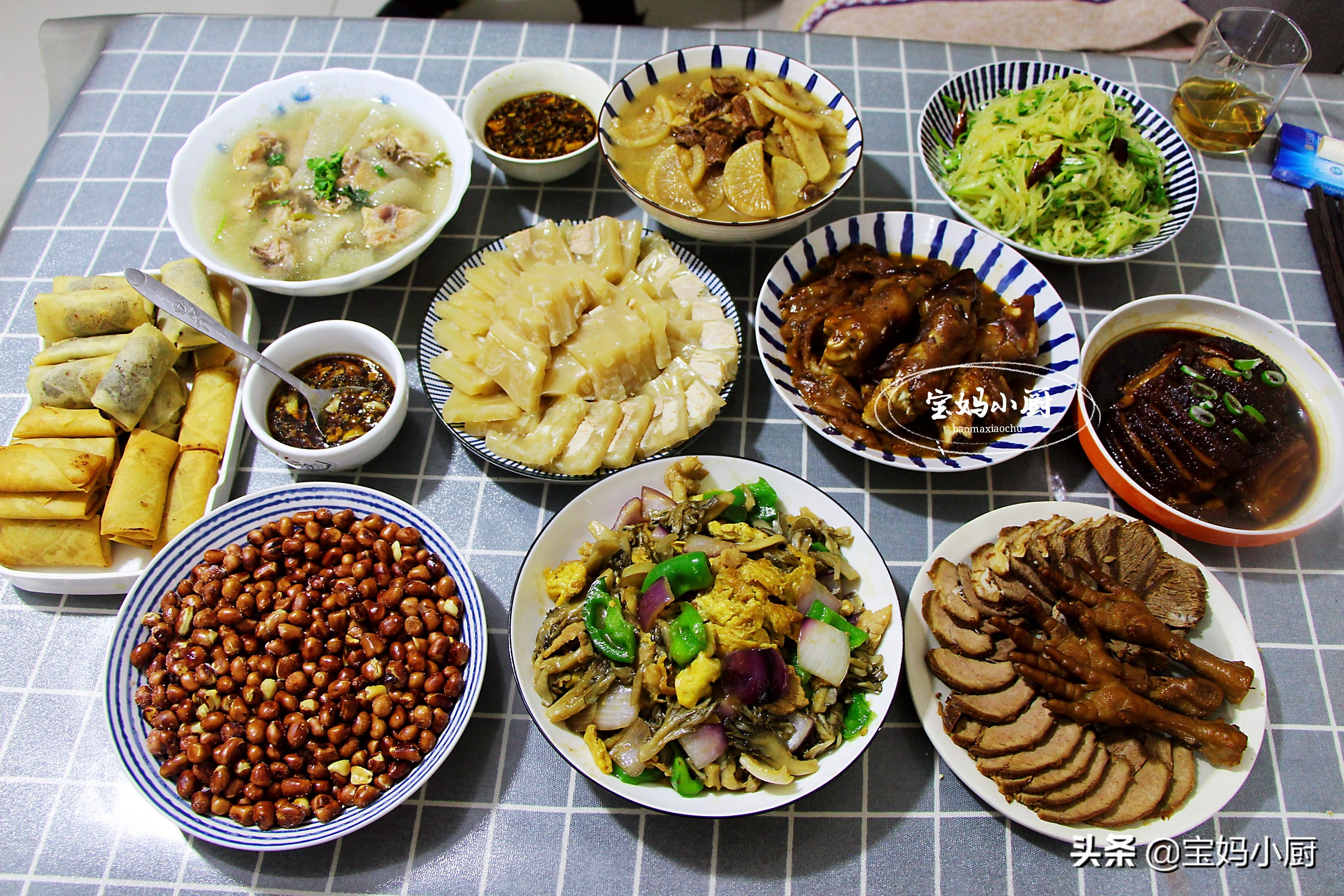 朋友一家来拜年,宝妈做了10道菜招待,家乡美食,比吃饭馆舒服