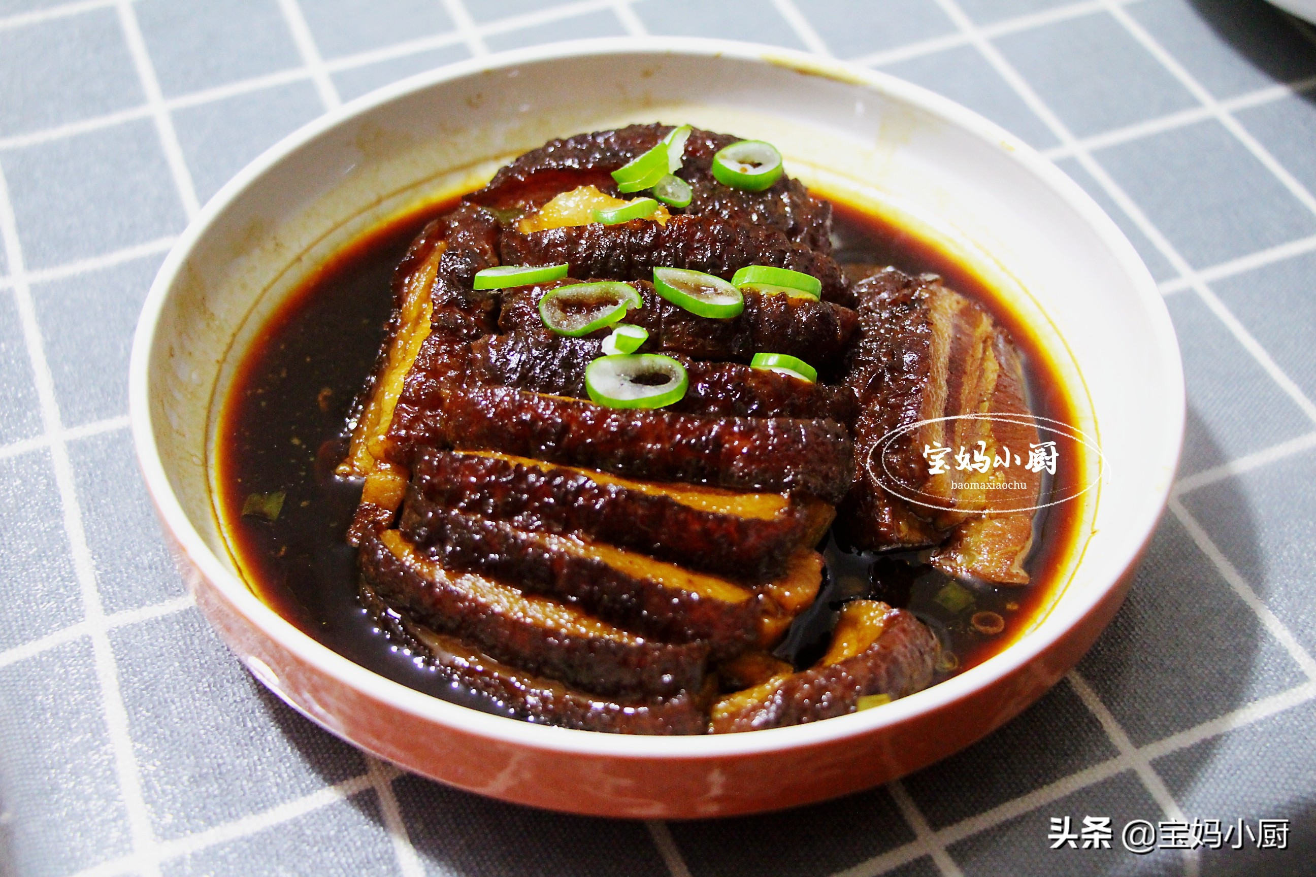 朋友一家来拜年,宝妈做了10道菜招待,家乡美食,比吃饭馆舒服