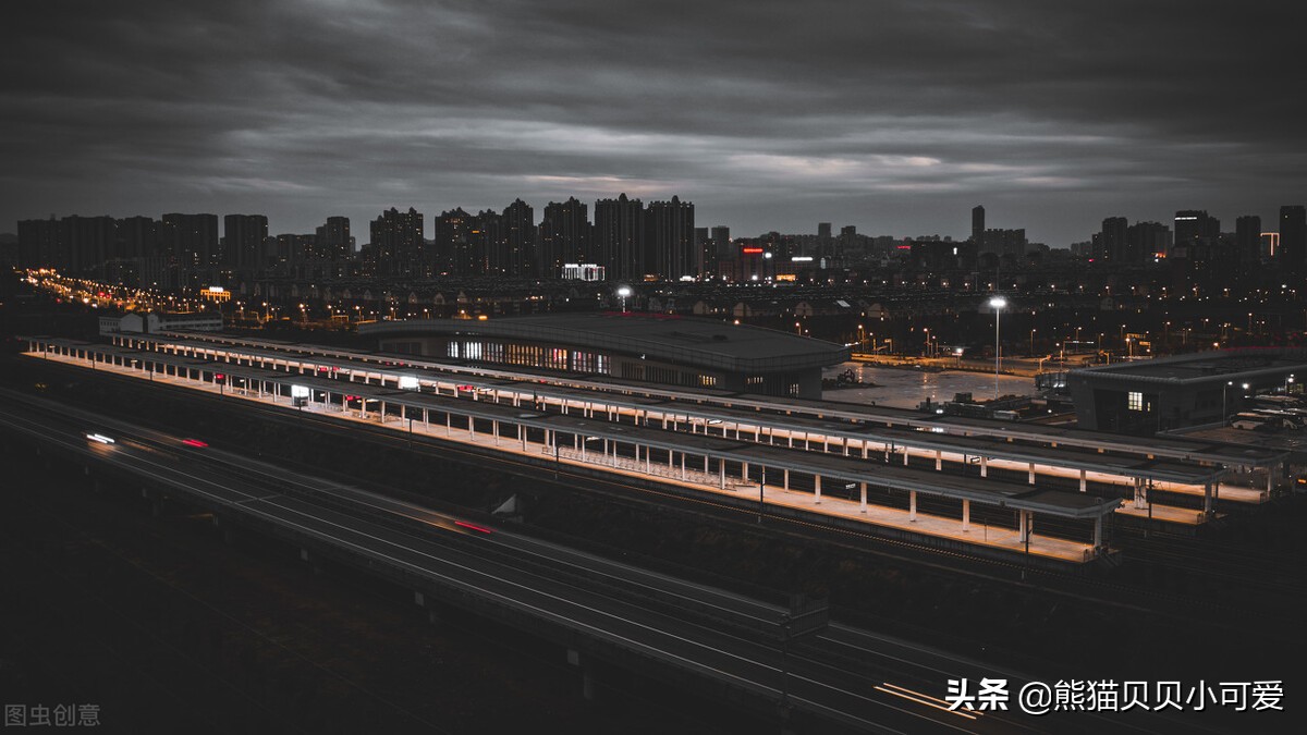楼市信号:县城被套上“限高紧箍圈”,多个城市地铁高铁“梦碎”