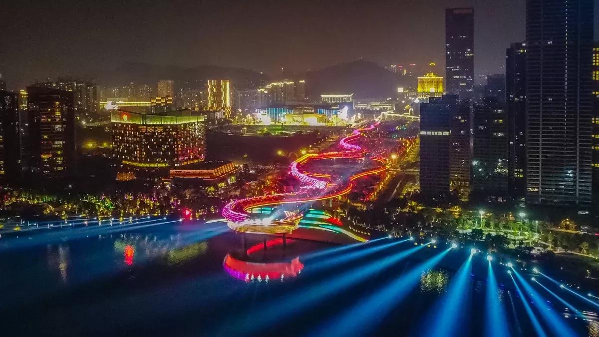 今年我们要怎样买房,楼市到底涨不涨,必须注意这几点。