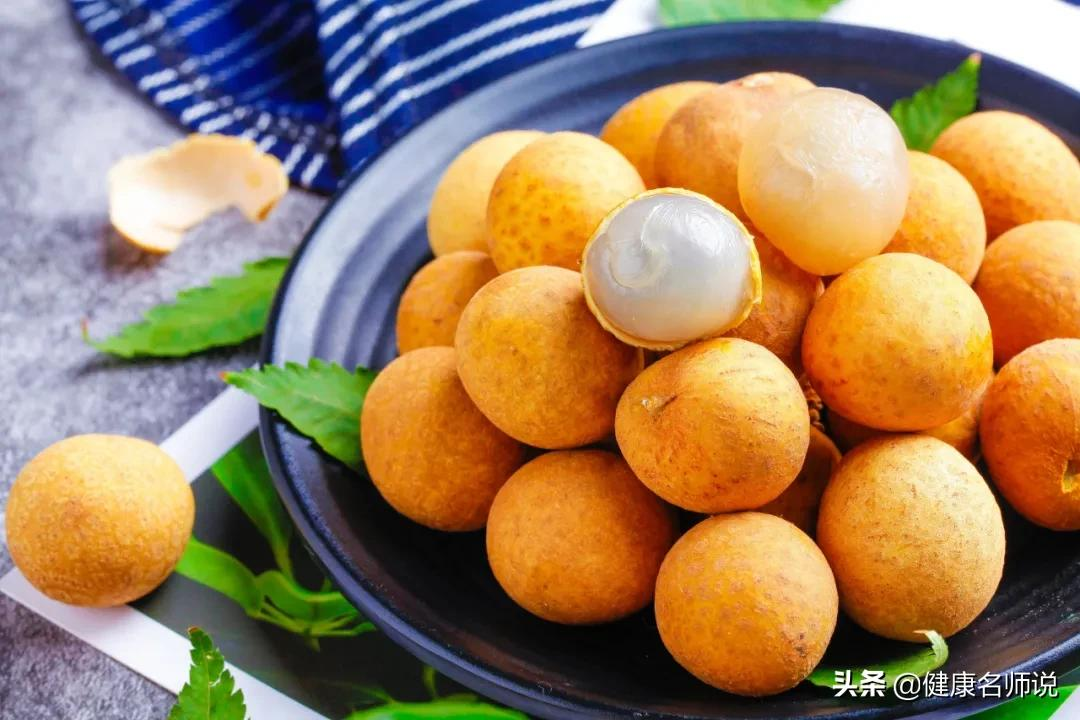 失眠的人多吃这5种“水果”,助眠又滋补!超市里常见,还特便宜