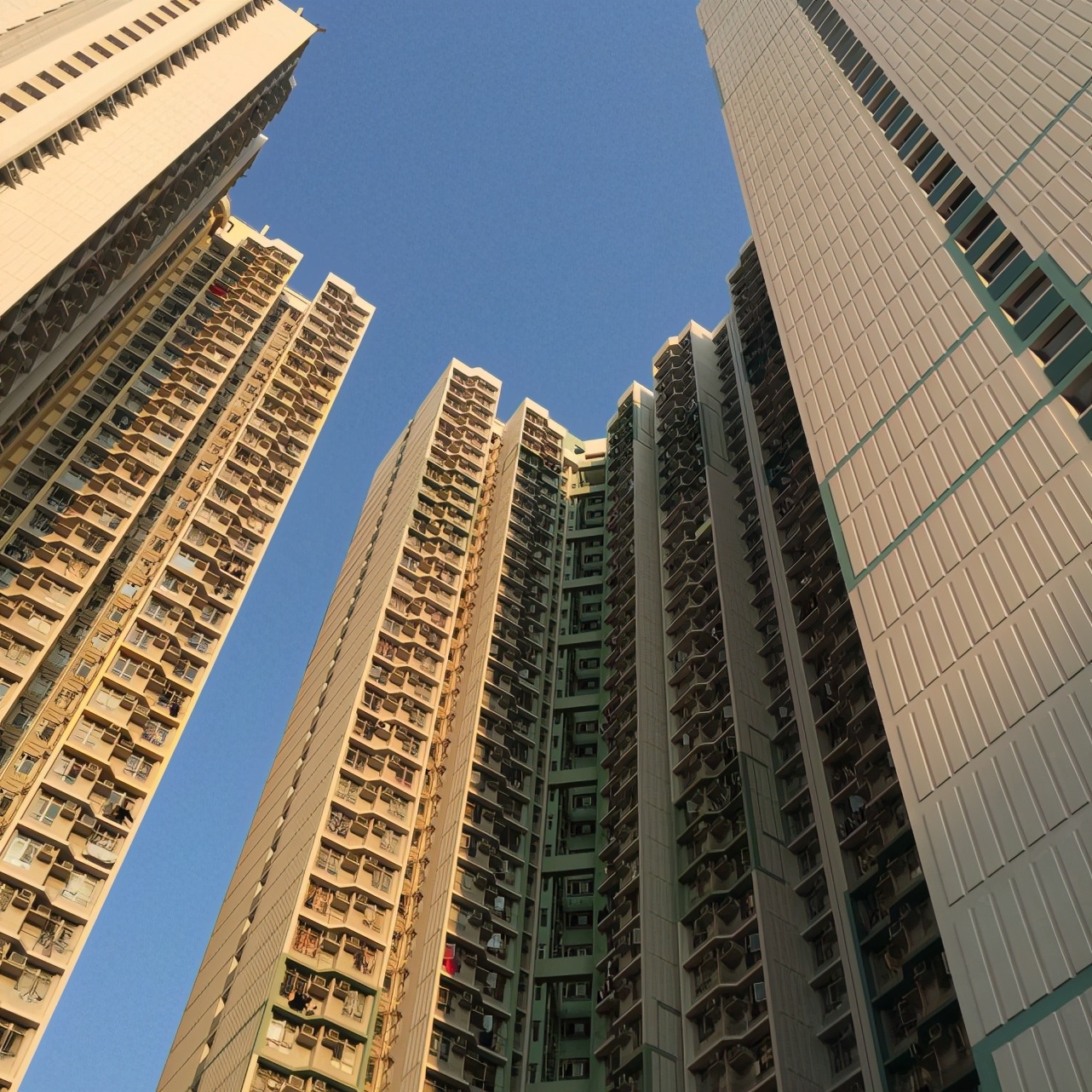 房产税还没来,最高20%的房东税就先来了,能否给楼市降降温?