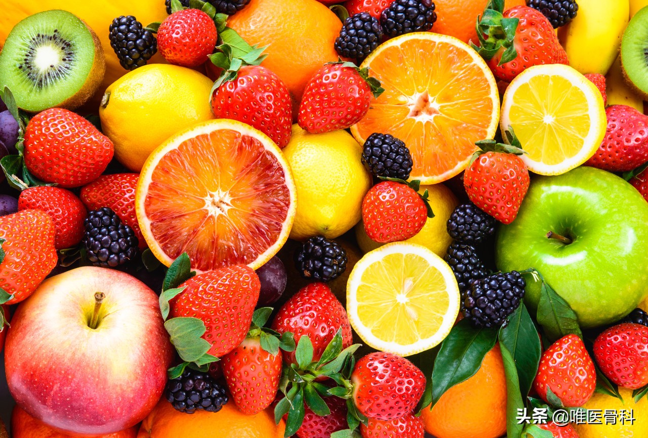 吃水果能预防骨质疏松？医生：每天吃半斤，对骨骼最好
