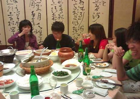 为什么有人每天都喝酒,身体看起来也很健康呢?今天就告诉你答案