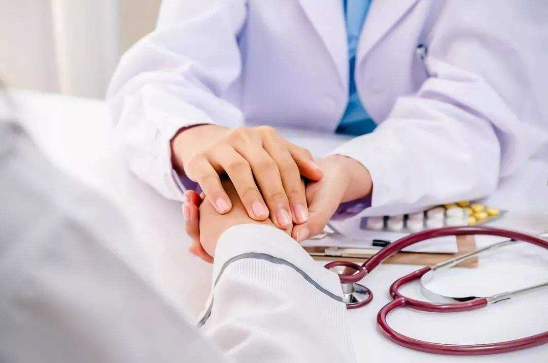 低钠盐和普通盐哪种更健康?3类人群尽量避免,吃错反而不利健康