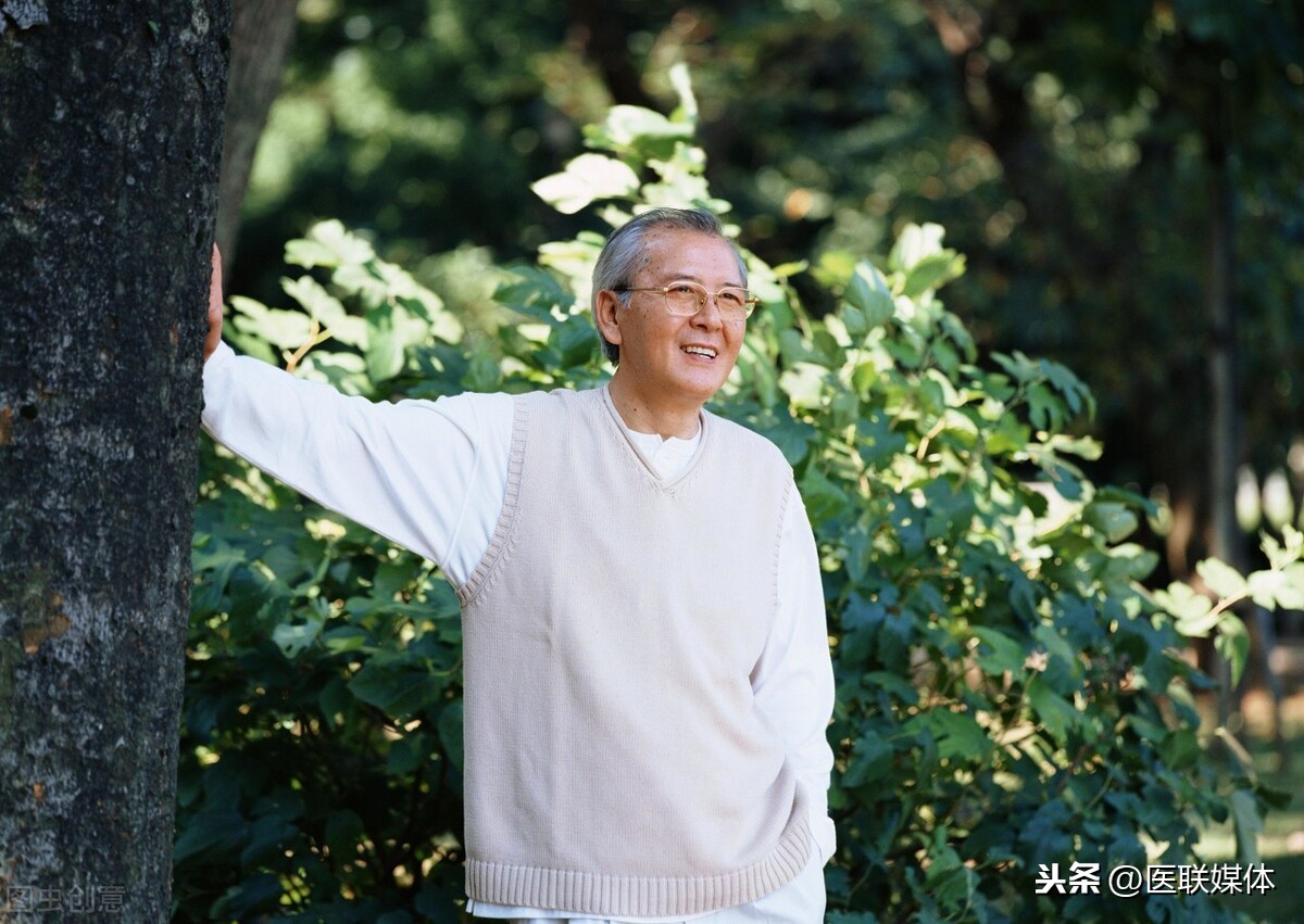 老年人可能更容易得新冠?牢记5个预防要点,帮你过个健康好年