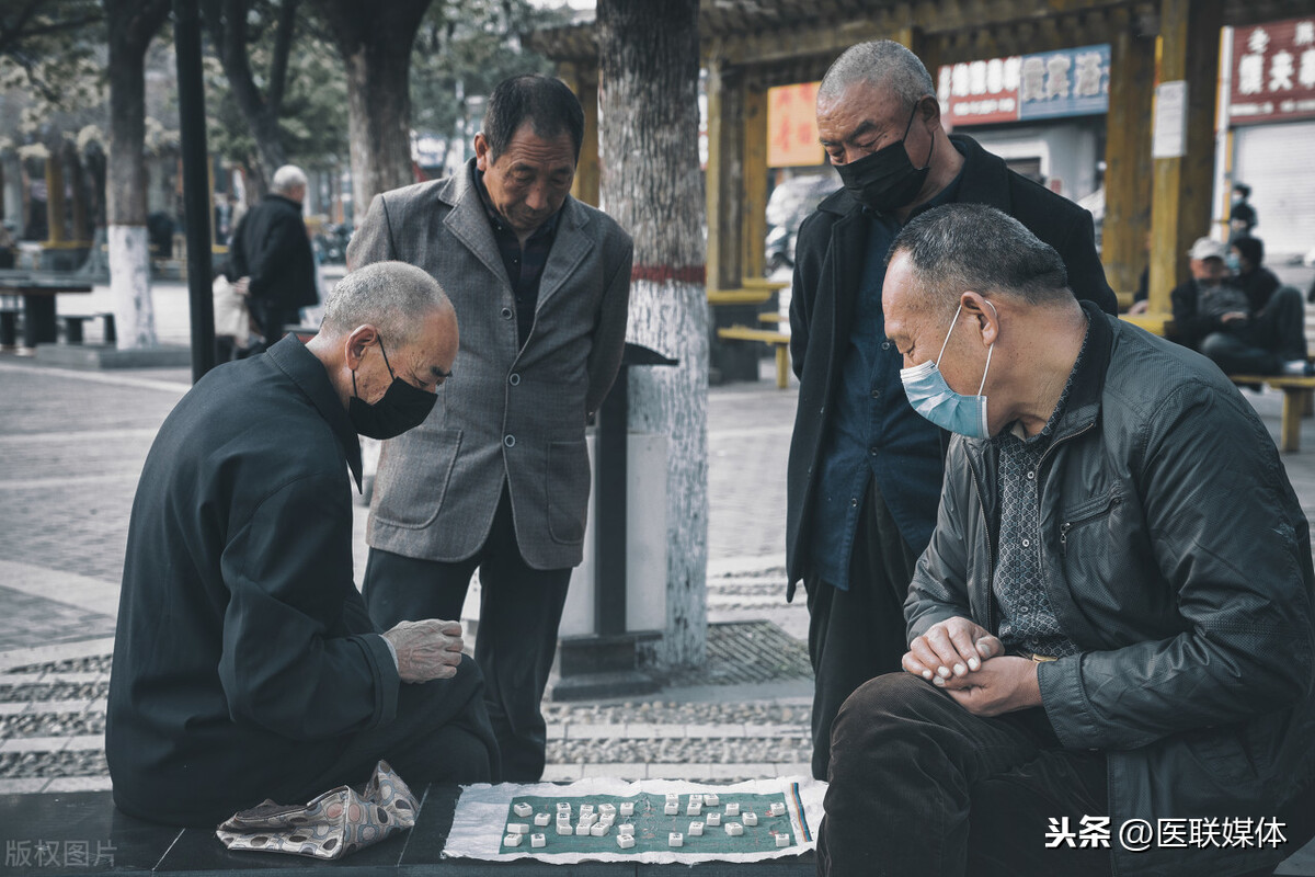 老年人可能更容易得新冠?牢记5个预防要点,帮你过个健康好年