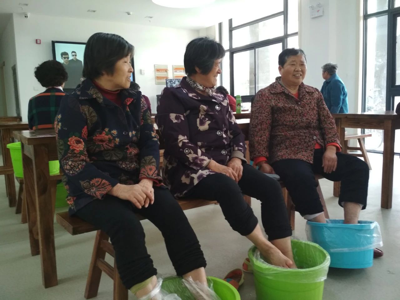 女性50岁后,若想要长寿,平日里做好这3件事很重要,有助长寿