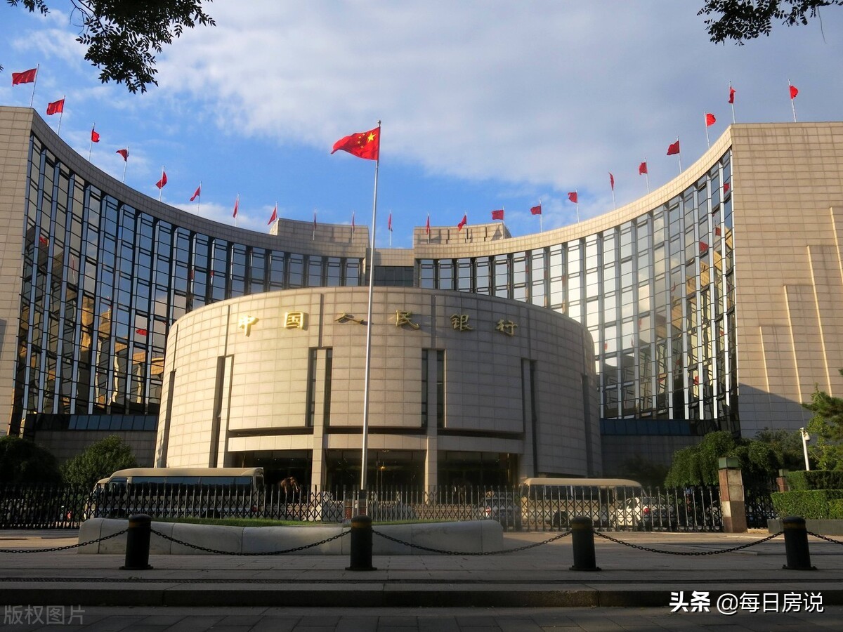 楼市出现“排队卖房”?2大逆转消息,2021年房产走势或没有悬念