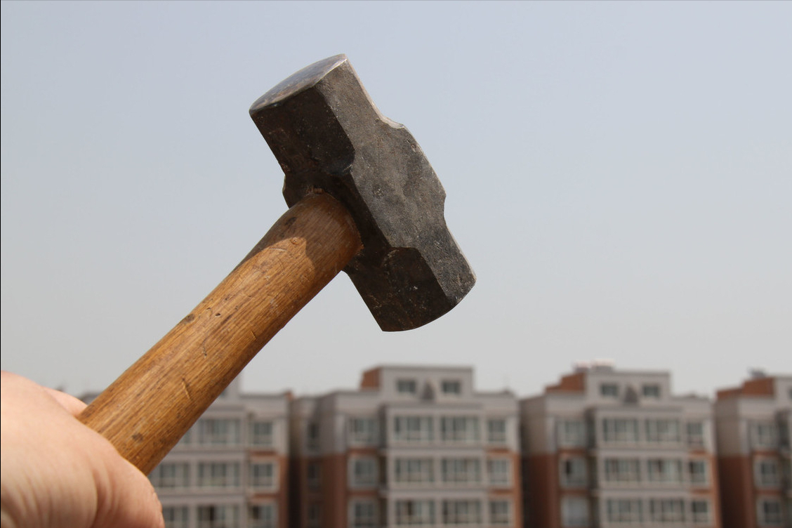 高房价七寸被击中?央行对楼市下重拳,房价要想再涨“堪比登天”