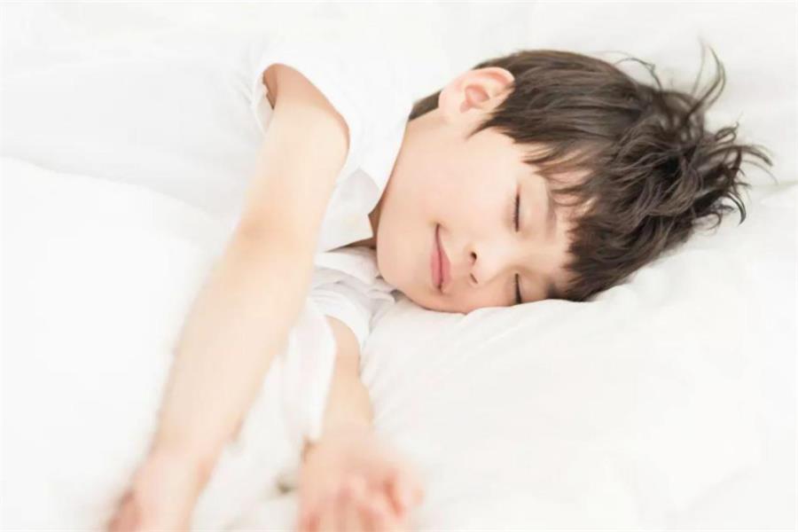 孩子的四种行为,可能是内心“缺爱”的表现,家长们要引起注意