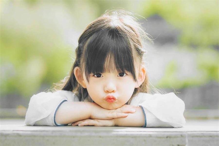 孩子的四种行为,可能是内心“缺爱”的表现,家长们要引起注意