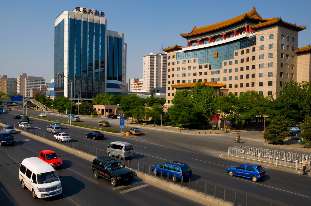 楼市风向急转,调控还在持续,房价会下跌?马光远:别误判了