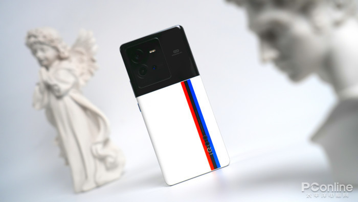 (iQOO10Pro“传奇”配色)